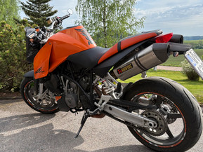 KTM 990