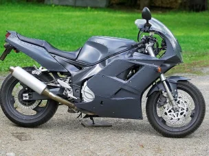 Yamaha FZR