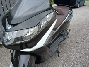 Piaggio X10