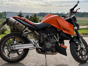 KTM 990