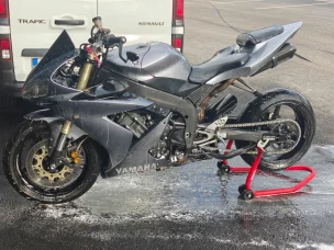 Yamaha YZF-R1