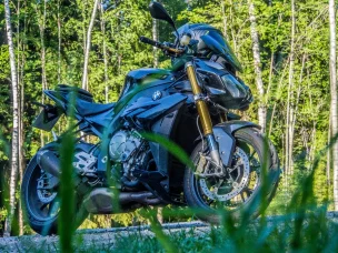 BMW S