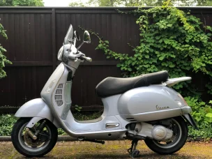 Vespa Granturismo