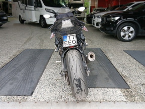 BMW S