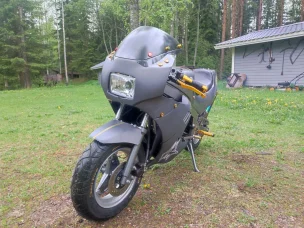 Suzuki R