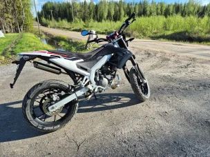 Aprilia SX