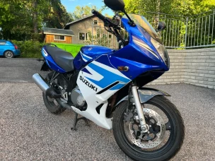 Suzuki GS