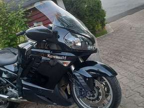 Kawasaki GTR