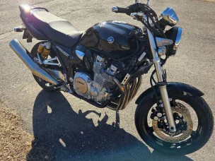 Yamaha XJR