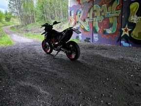 KTM 690