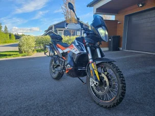 KTM 790