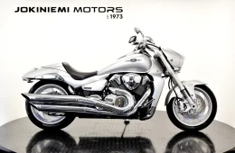 Suzuki Intruder