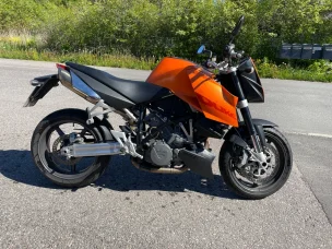 KTM 990