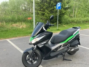 Kawasaki J300 ABS