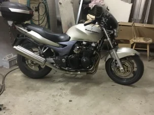 Kawasaki ZR-7