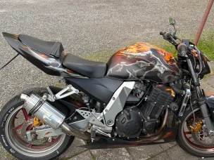 Kawasaki ZR