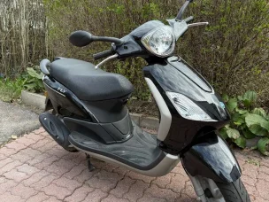 Piaggio Fly