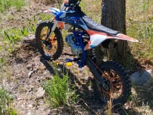 X-Motos Dirt Bike