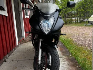 Suzuki GS