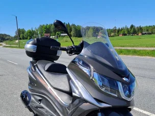 Piaggio X10
