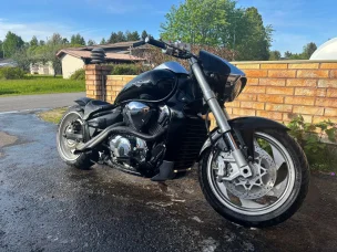 Suzuki Intruder