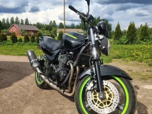 Kawasaki ZR-7