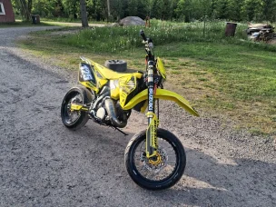 Suzuki RM