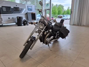 Suzuki VS