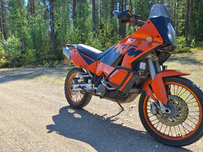 KTM 950