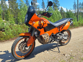 KTM 950