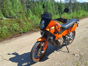 KTM 950