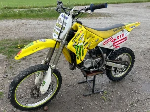 Suzuki RM