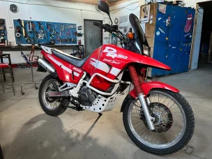 Suzuki DR
