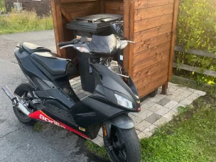 Aprilia SR
