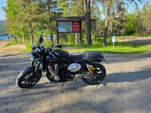 Yamaha XJR