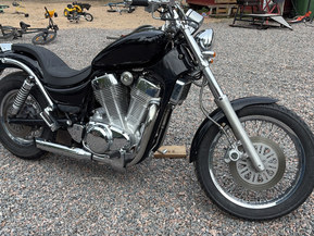 Suzuki Intruder