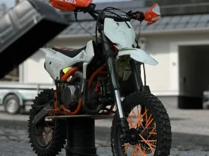 X-Motos Dirt Bike