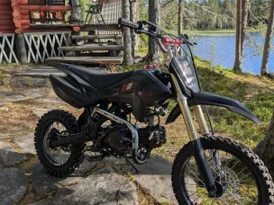 X-Motos Dirt Bike
