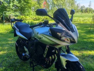 Yamaha FZ6-S