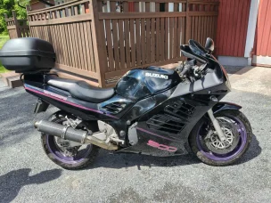 Suzuki RF