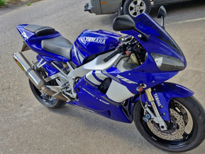 Yamaha YZF-R1