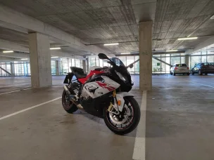 BMW S