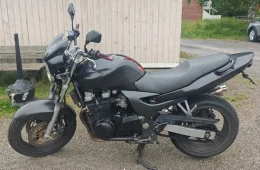 Kawasaki ZR-7