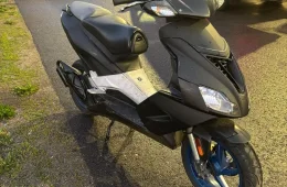 Aprilia SR