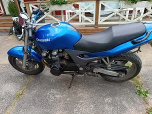 Kawasaki ZR-7