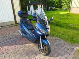 Piaggio X9