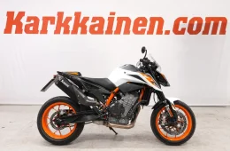 KTM 890