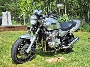 Yamaha XJR