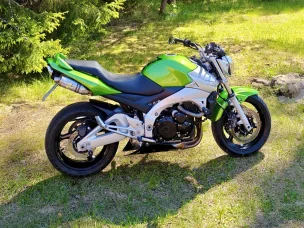 Suzuki GSR