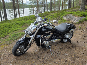 Suzuki Intruder